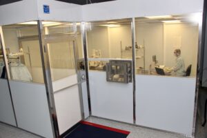 Micromachining Services 19 Cleanroom